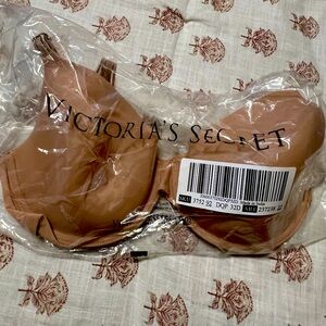Victoria’s Secret bra NWT